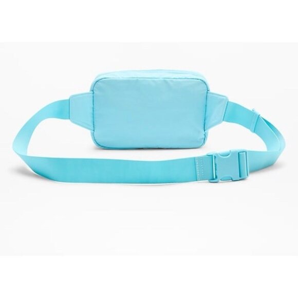 NWT Athleta All About Tipping Large Belt Bag $55 Light Blue Travel Gym Storage - Picture 7 of 7